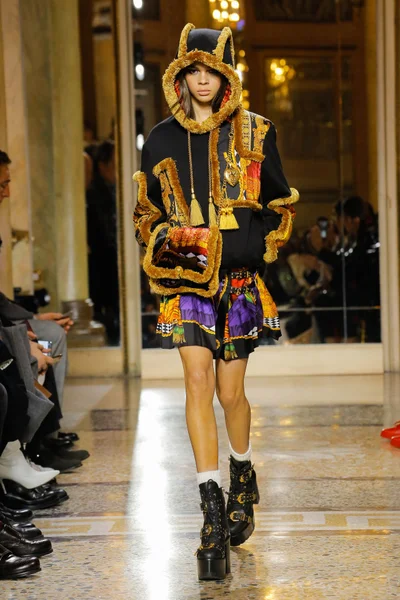 Look 44